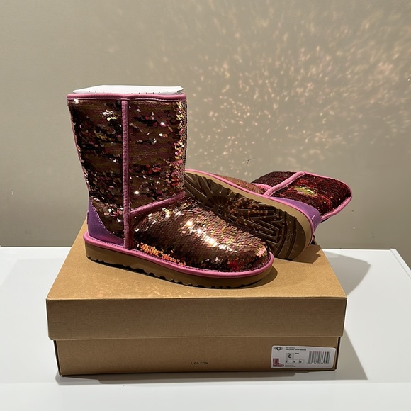 🌸NEW UGG BOOTS W CLASSIC SHORT SEQUIN Sz 8 WITH BOX. - Picture 8 of 16